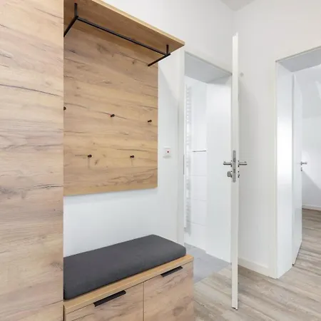 Eg Rechts Id 137 Apartman *